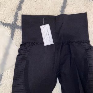 Black leggings with tags!